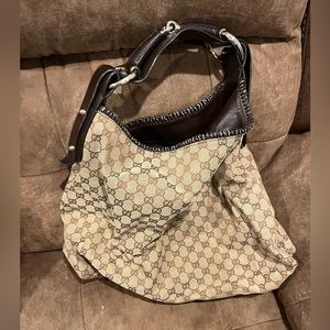 Gucci over the shoulder bag. Great for work and travel.